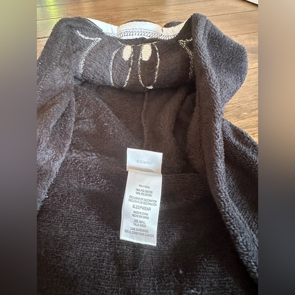 Minnie Mouse Fuzzy Onesie - Picture 6 of 10